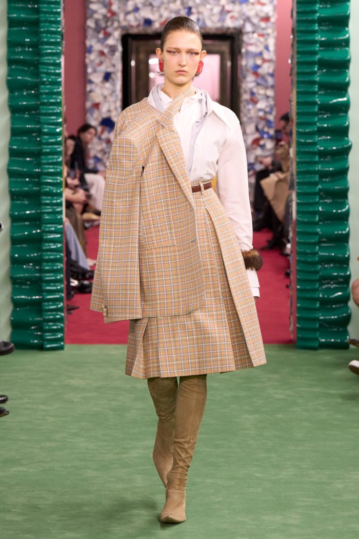 「Acne Studios（アクネ ストゥディオズ）」、2026-27年秋冬コレクションを発表
