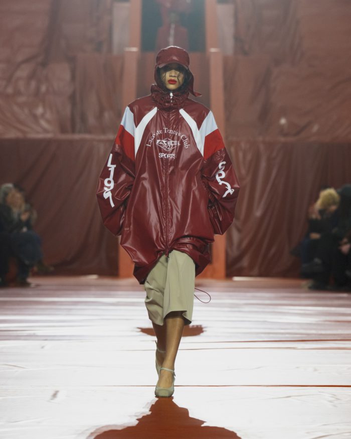 「LACOSTE(ラコステ)」、2026-27年秋冬コレクションを発表