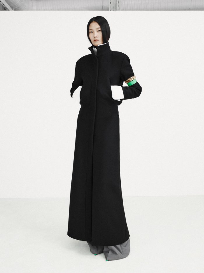 「BALENCIAGA(バレンシアガ)」、2027年スプリングコレクションを発表
