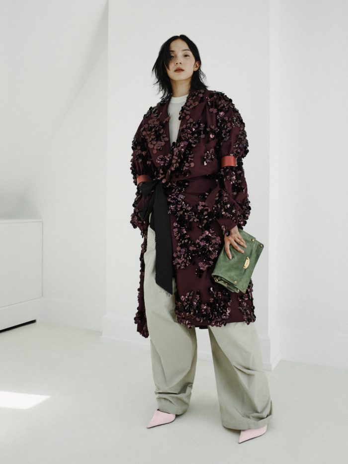 「BALENCIAGA(バレンシアガ)」、2027年スプリングコレクションを発表