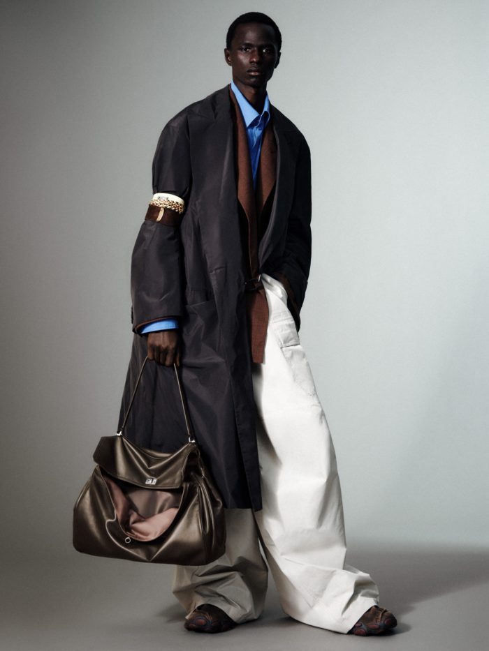 「BALENCIAGA(バレンシアガ)」、2027年スプリングコレクションを発表