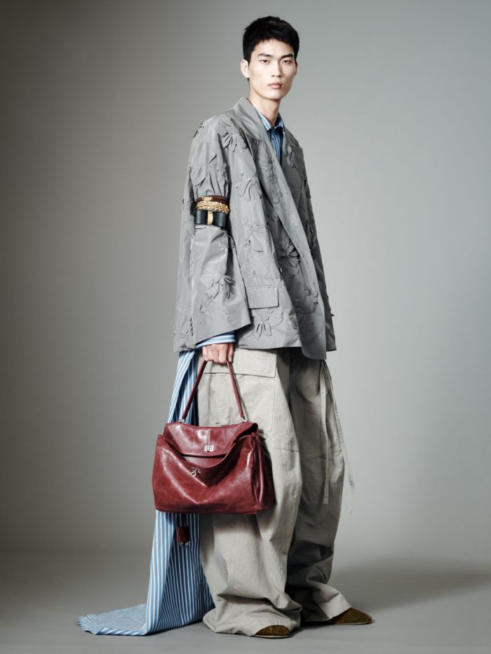 「BALENCIAGA(バレンシアガ)」、2027年スプリングコレクションを発表