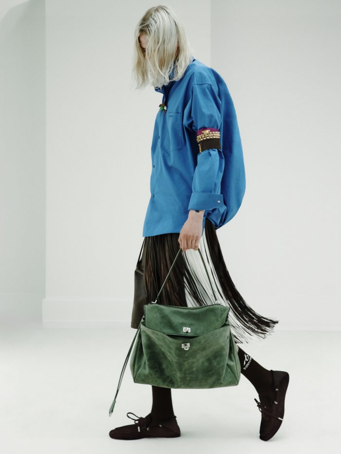 「BALENCIAGA(バレンシアガ)」、2027年スプリングコレクションを発表