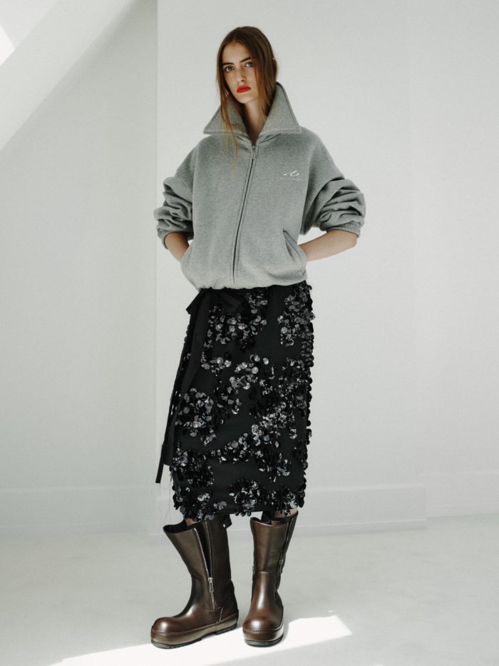 「BALENCIAGA(バレンシアガ)」、2027年スプリングコレクションを発表