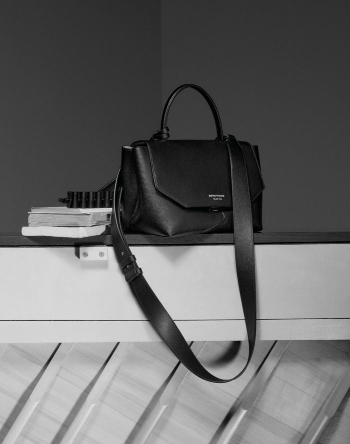 「EMPORIO ARMANI(エンポリオ アルマーニ)」、新作バッグライン「エンポリオ アルマーニ 1981」を発表