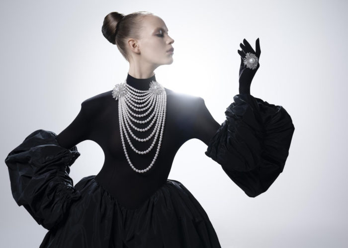 「ANNA CHOI(アンナ・チョイ)」、「MIKIMOTO（ミキモト）」の新コレクション向けにドレスとタキシードをデザイン