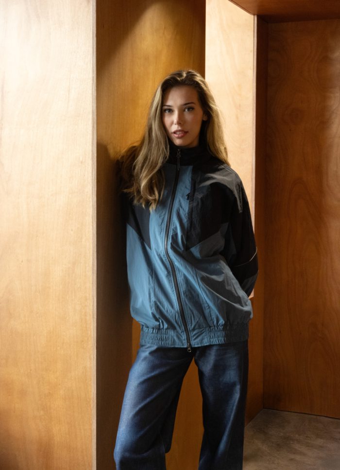 「A.P.C.」×「Mizuno」第5弾 90年代のシルエットを再構築したトラックジャケット発売