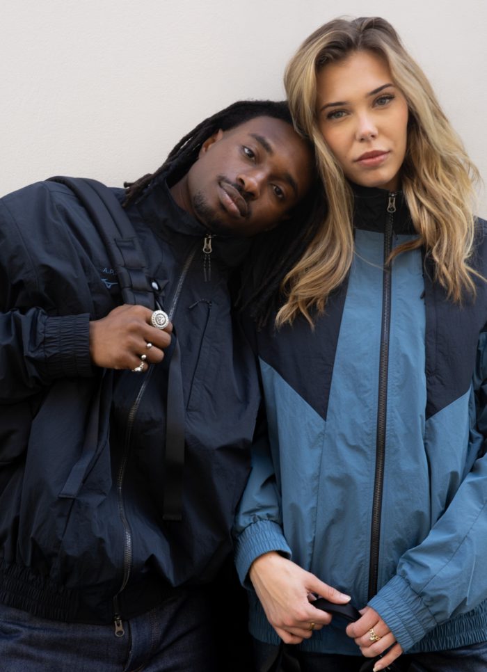 「A.P.C.」×「Mizuno」第5弾 90年代のシルエットを再構築したトラックジャケット発売