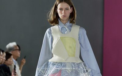 「ENFOLD（エンフォルド）」、2027年春夏コレクションを発表　構築的なフォルムと軽やかな動き