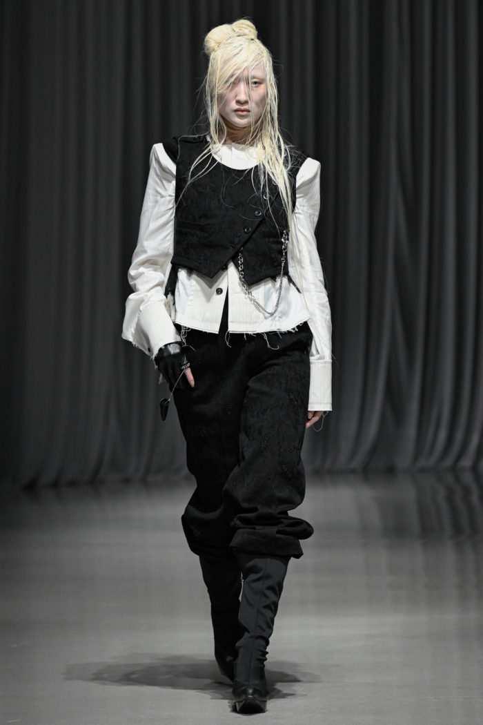 「mukcyen(ムッシャン)」、2026-27年秋冬コレクションを発表