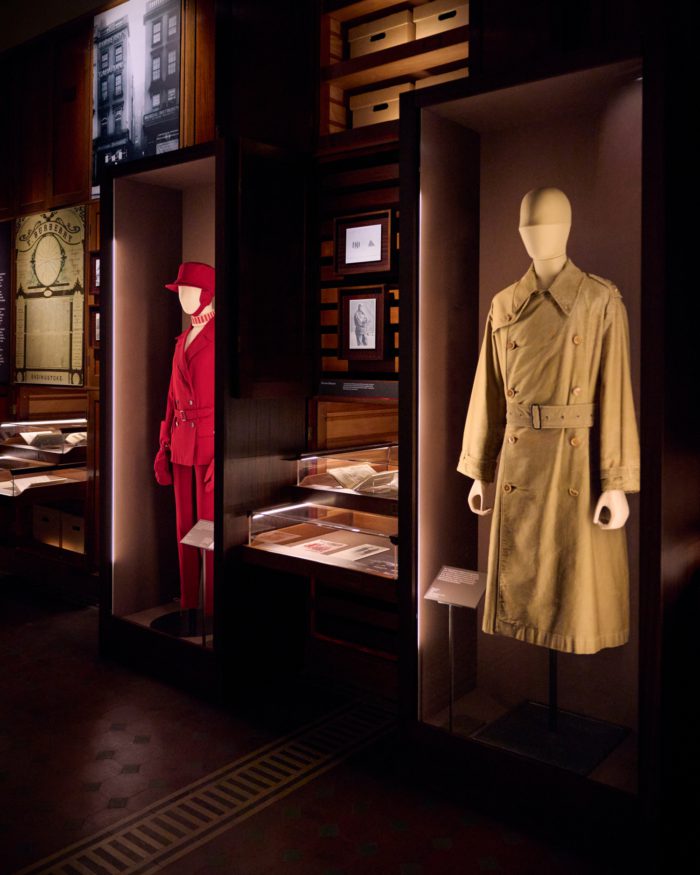 The display features a Burberry trench coat from 1939