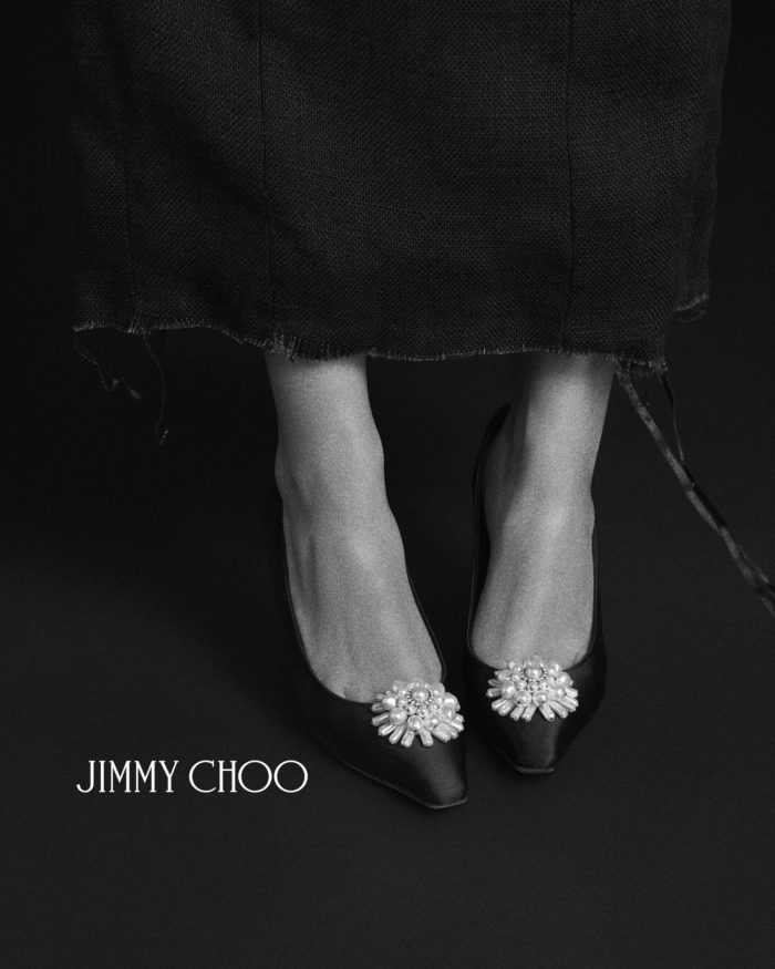 「JIMMY CHOO（ジミー チュウ）」、30周年を祝うカプセルコレクションを発表