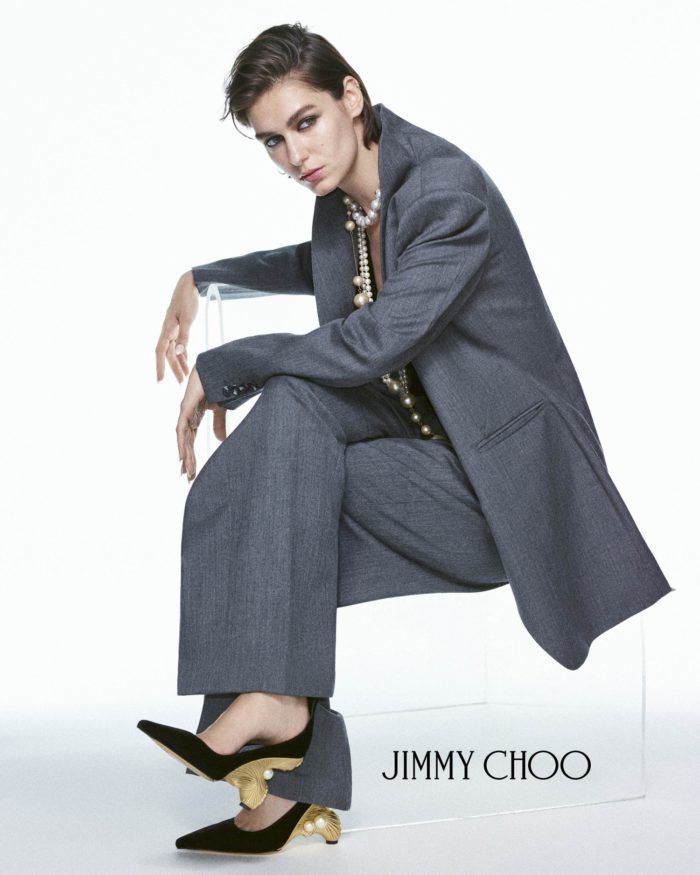 「JIMMY CHOO（ジミー チュウ）」、30周年を祝うカプセルコレクションを発表