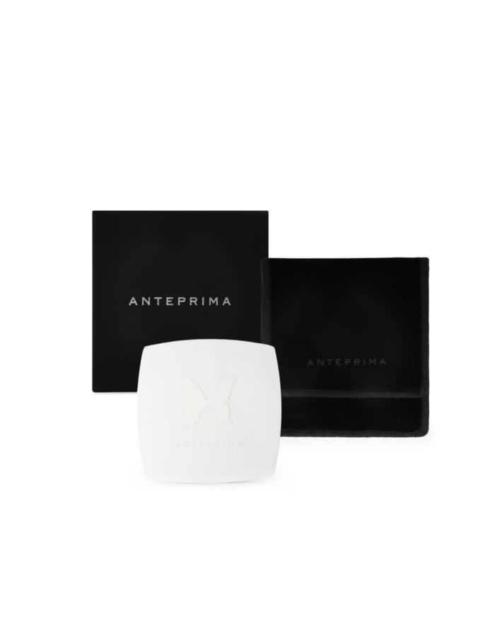 「ANTEPRIMA(アンテプリマ)」、銀座・和光でポップアップストアを開催 現代美術家・宮永愛子氏とのコラボコレクションを披露